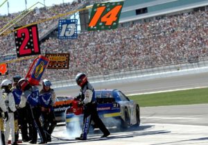 auto-racing-583612_960_720